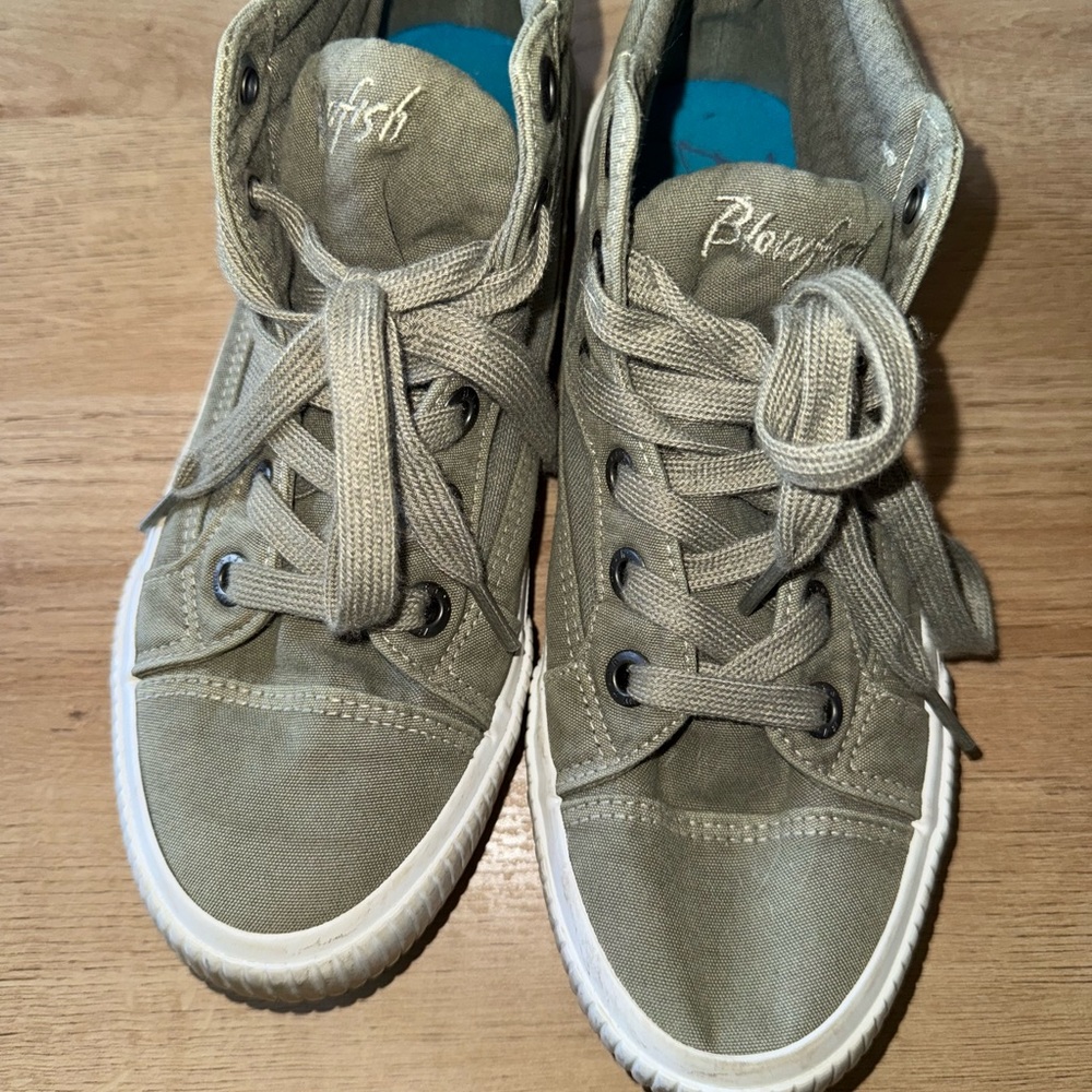 Blowfish women’s high top sneakers